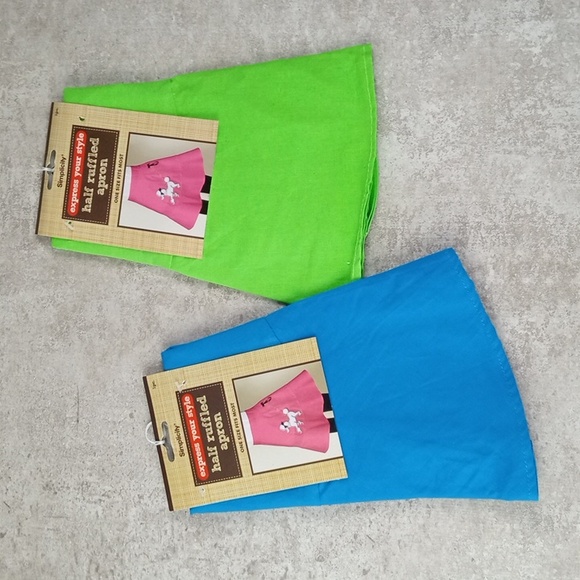 💩 Simplicity Half Ruffled Apron - Picture 1 of 4